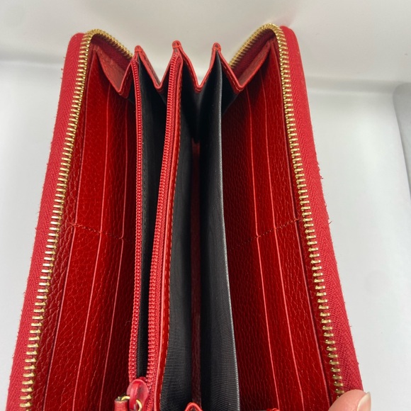 Gucci Marmont Red Pebbled Calfskin Leather - Picture 8 of 13